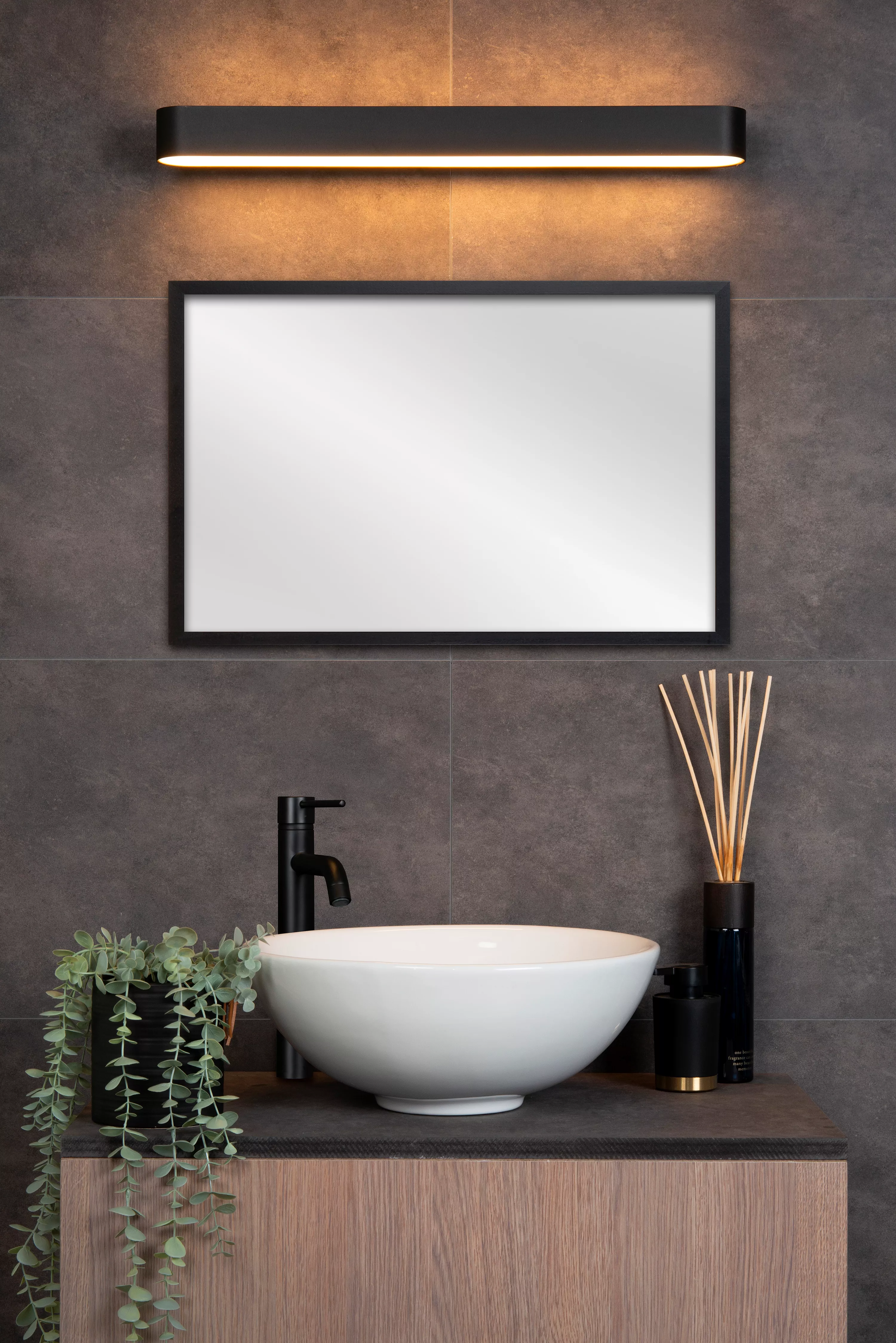 Lucide MADELON - Wall light Bathroom - LED - 1x18W 2700K - IP44 - Black